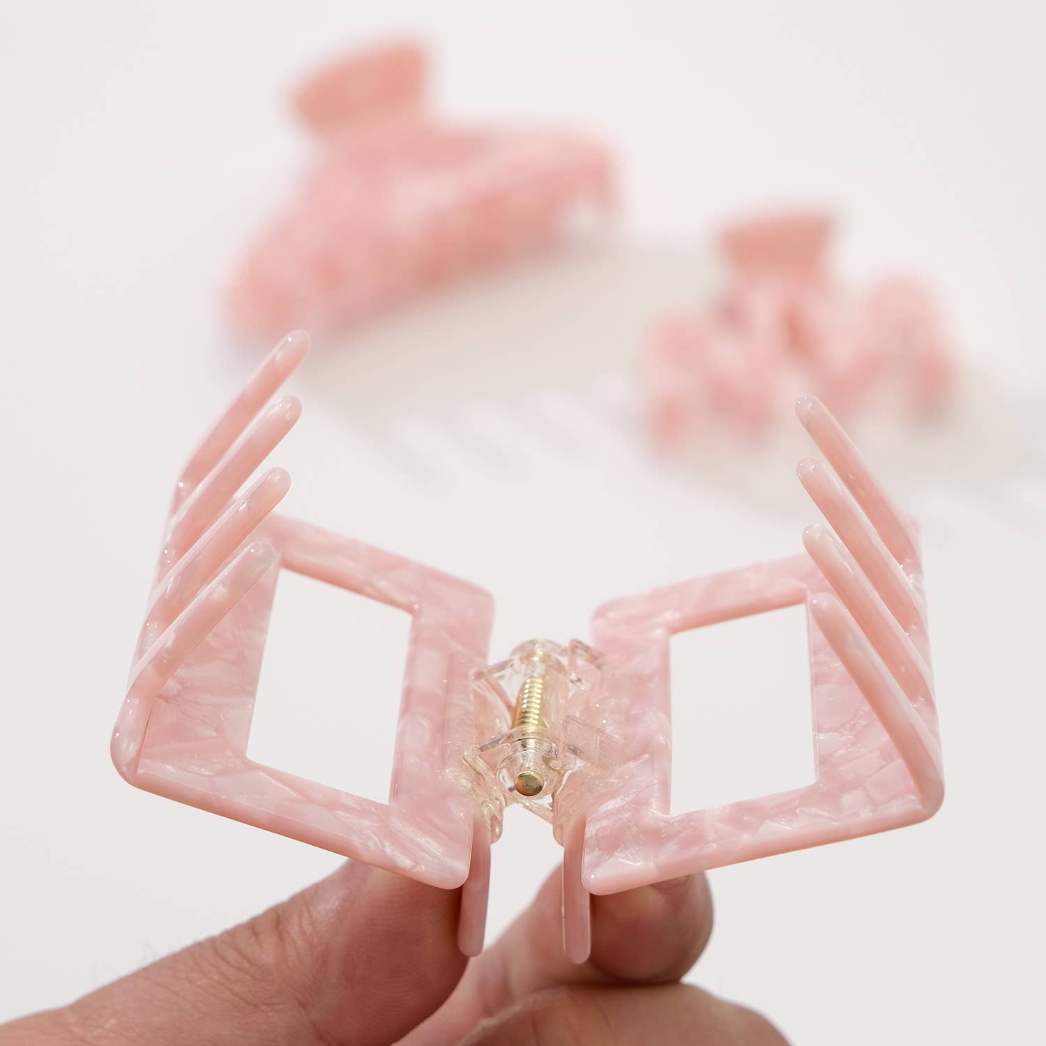 Saltwater Pink Assorted Small/Medium Claw Clips