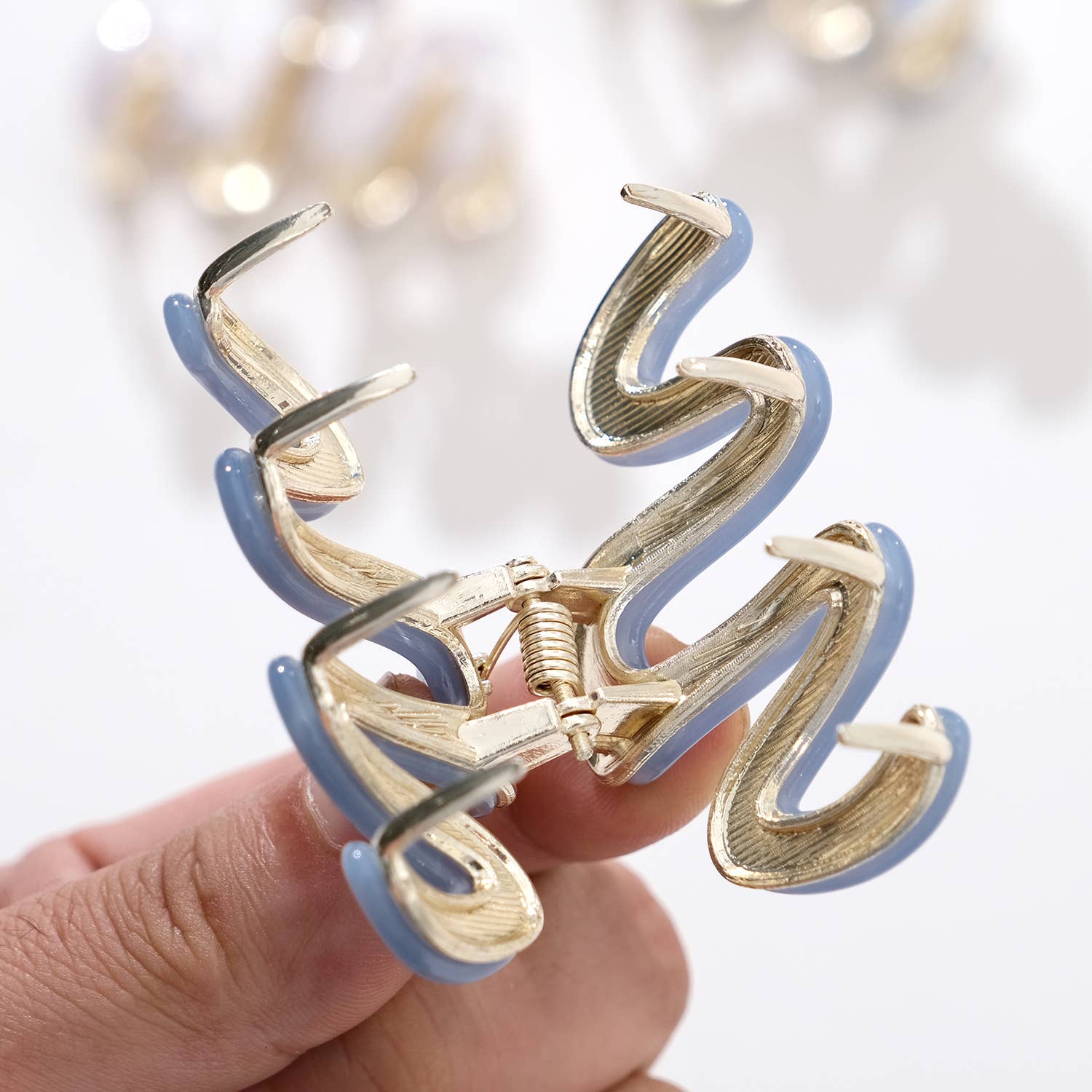 Willow Mini Coastal Metal Squiggle Claw Clip