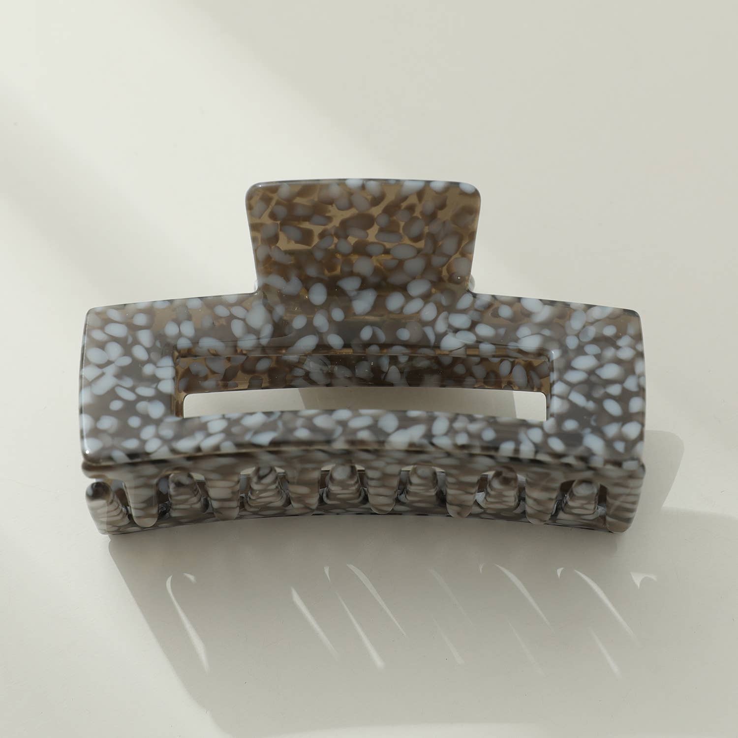 Luna Medium Classic Rectangle Claw Clip