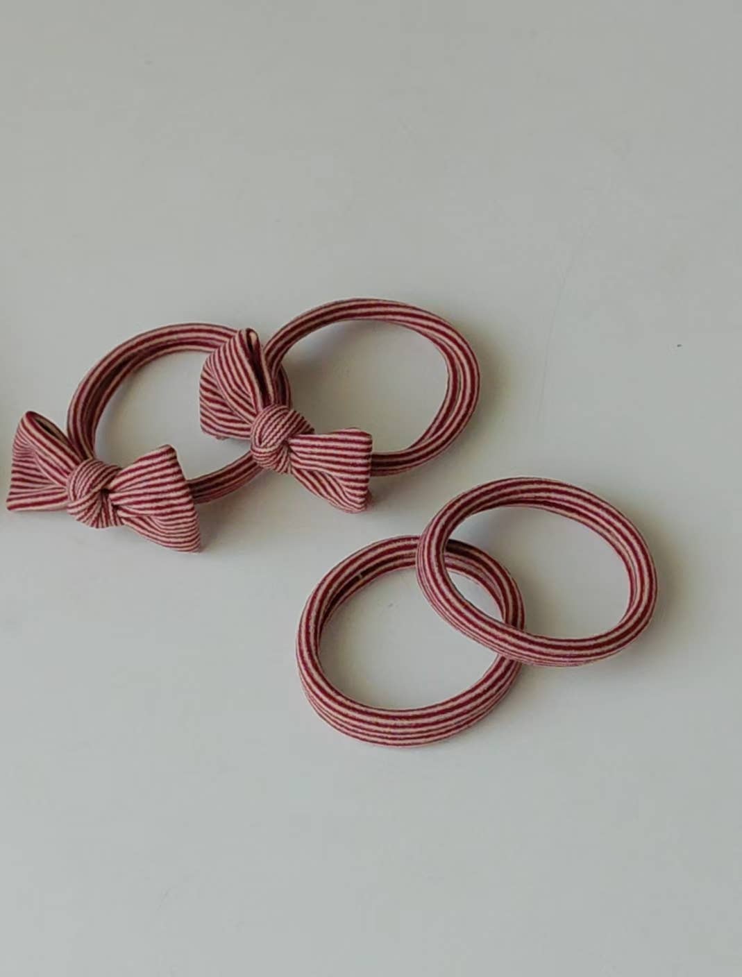 Red Striped Bow Seamless Hair Ties (Set of 4)