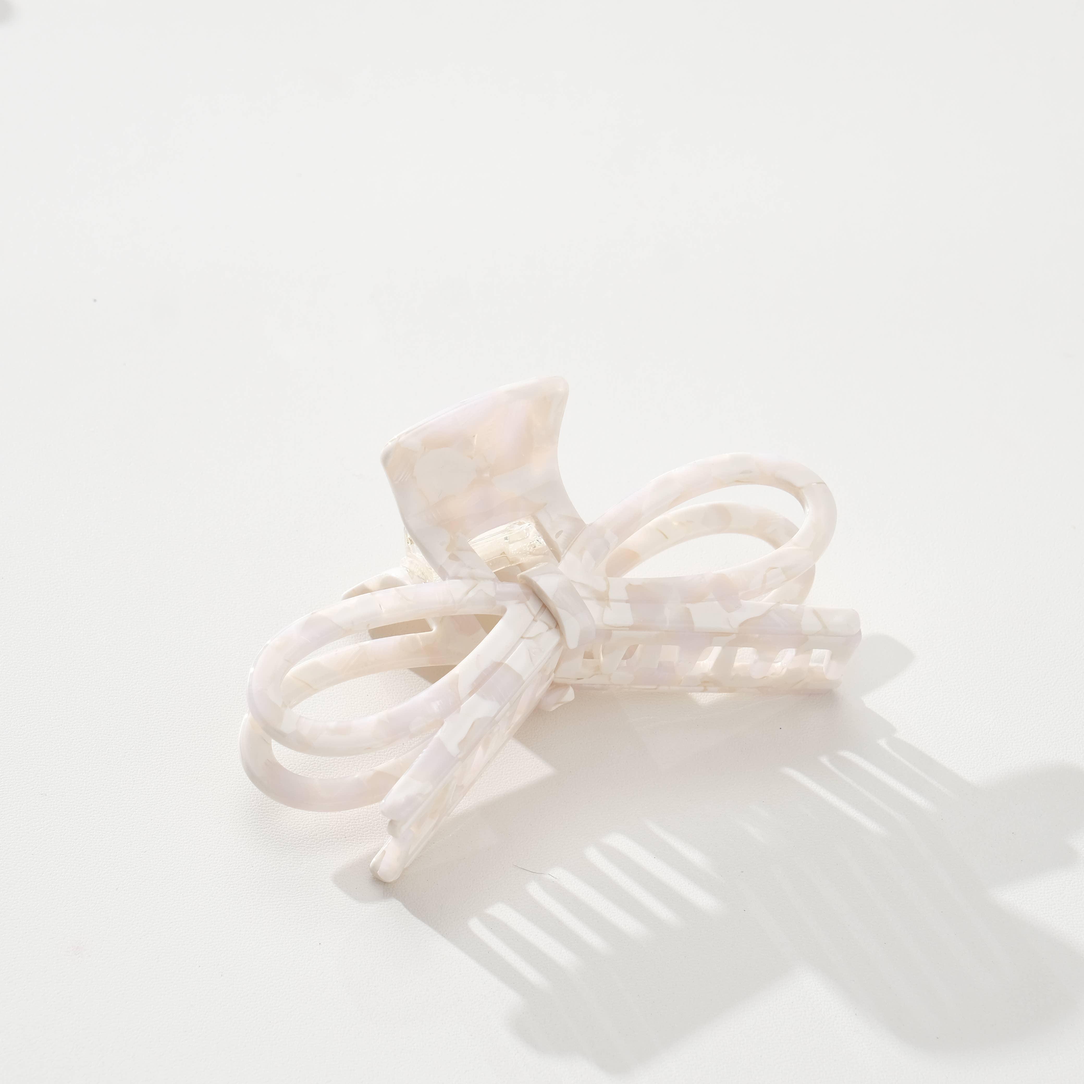 Remi Vintage Holiday Wide Bow Claw Clip