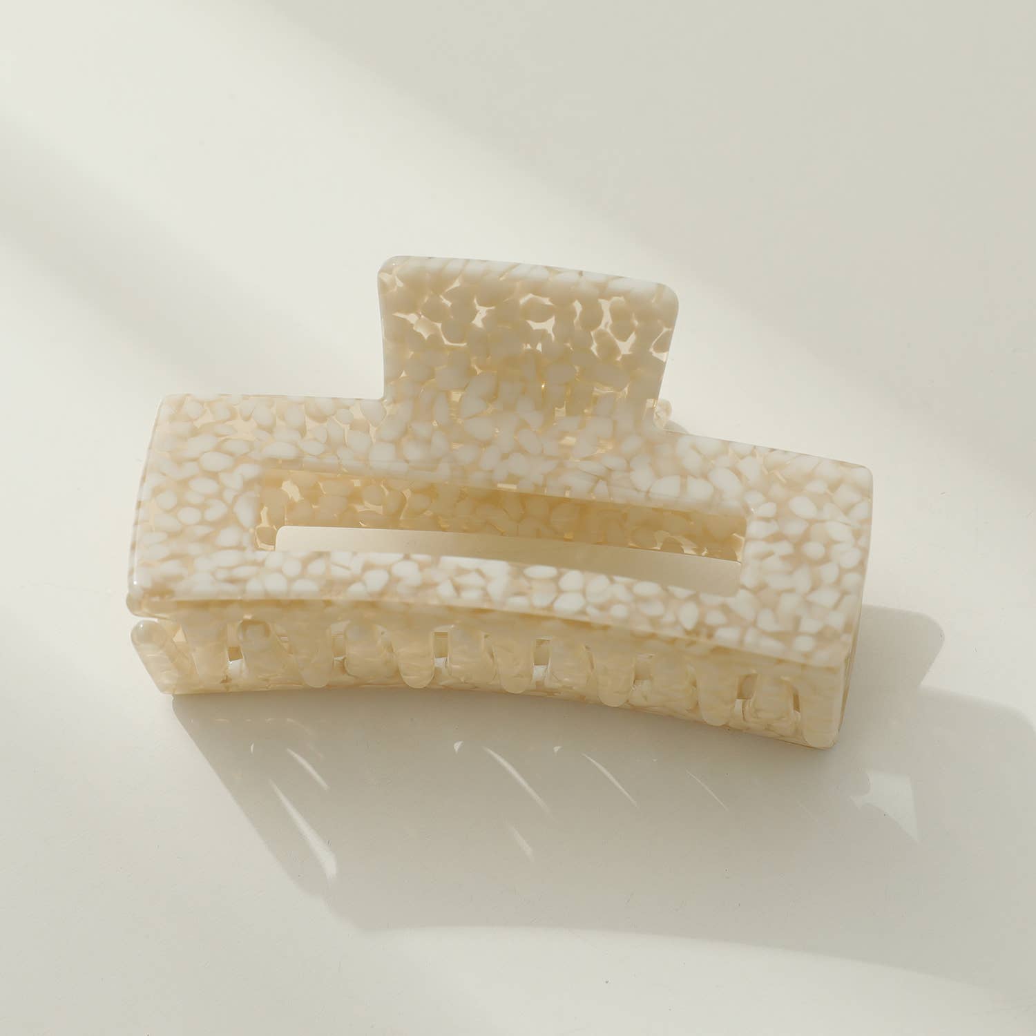 Luna Medium Classic Rectangle Claw Clip