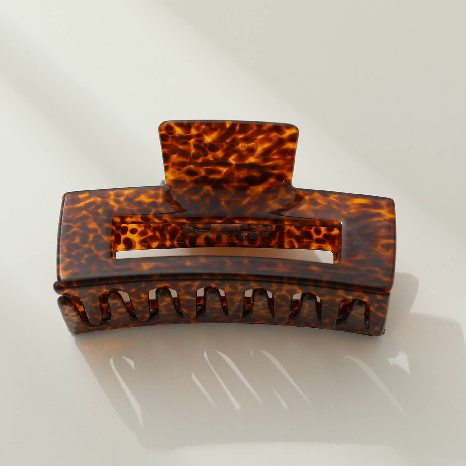 Luna Medium Classic Rectangle Claw Clip