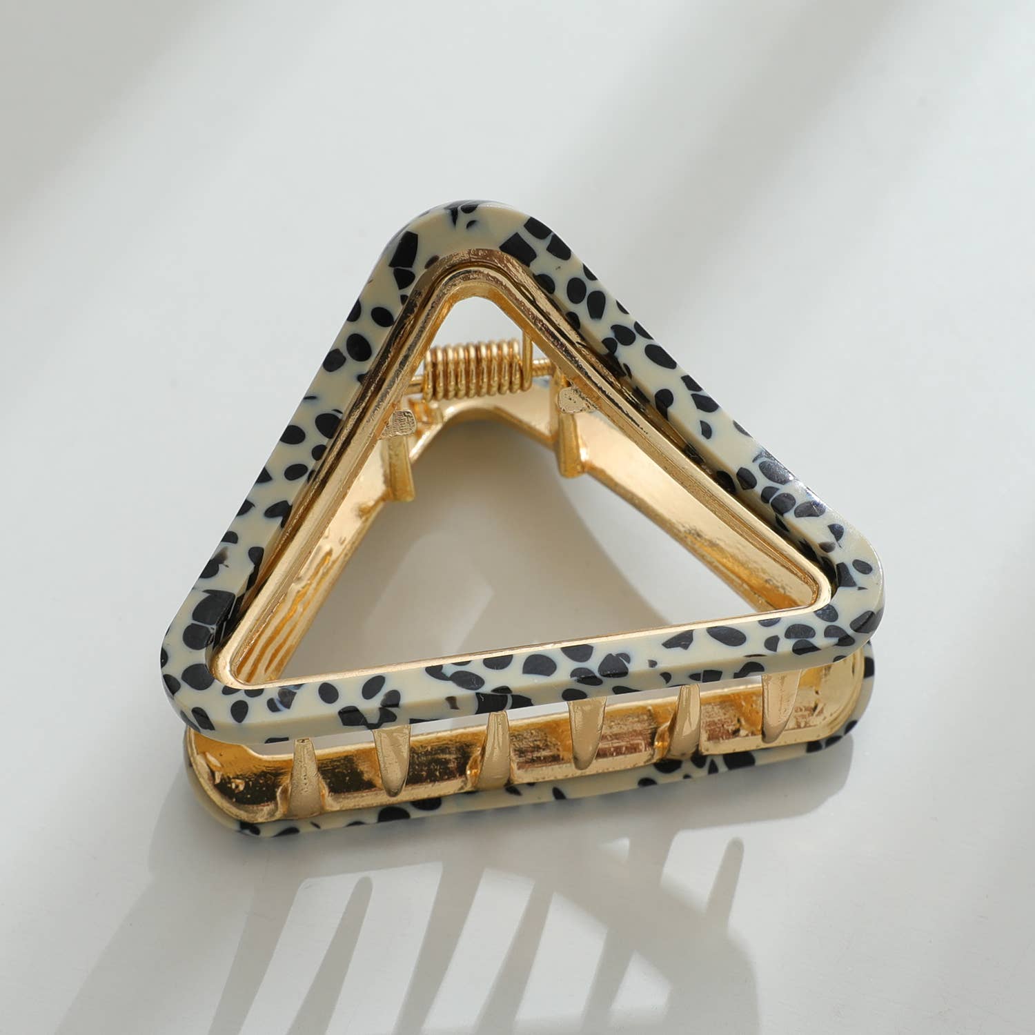 Amelie Small Classic Triangle Metal Claw Clip