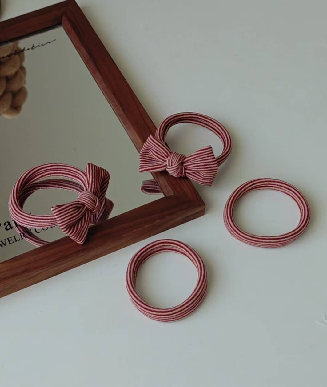 Red Striped Bow Seamless Hair Ties (Set of 4)