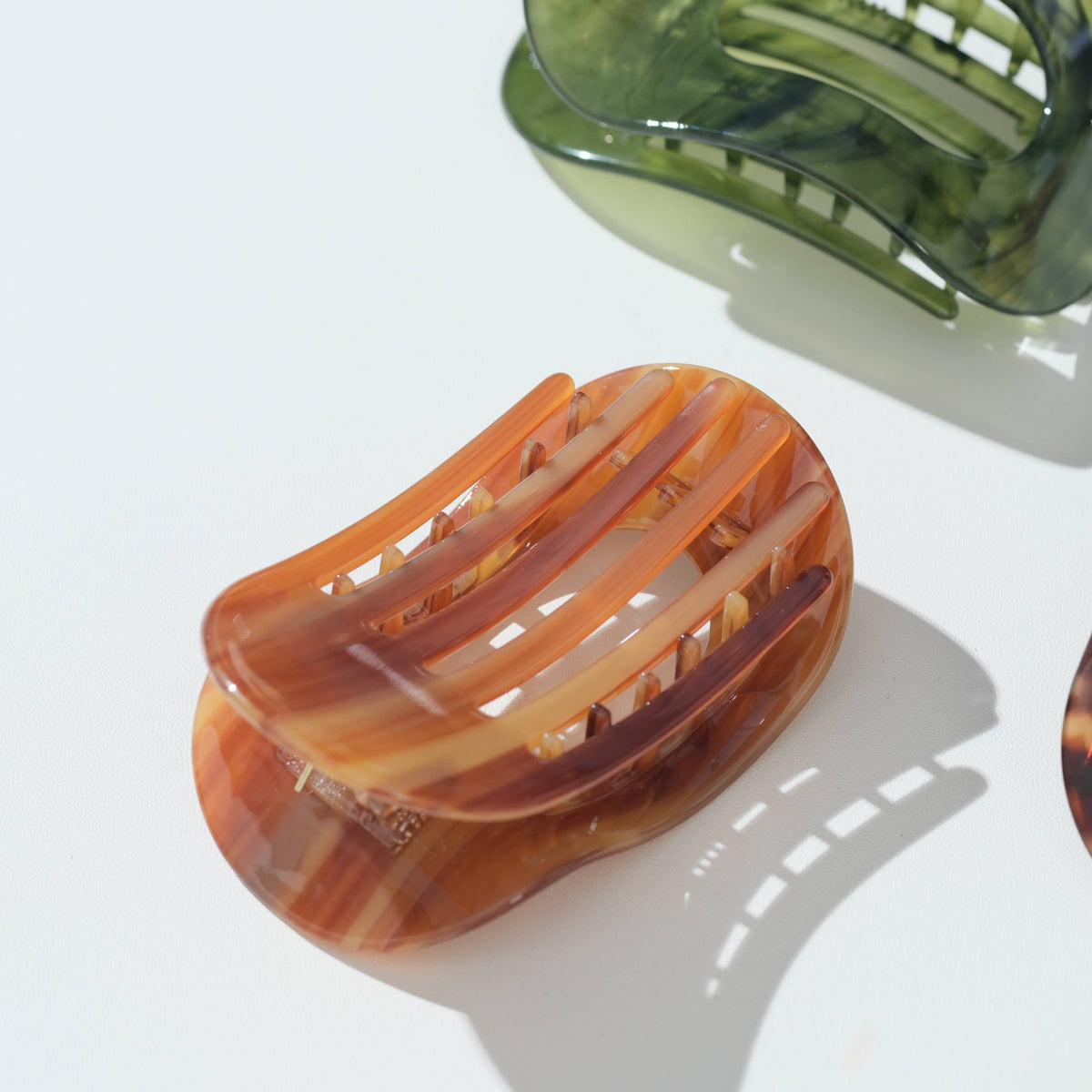 Oval Flat Lay Medium Claw Clip