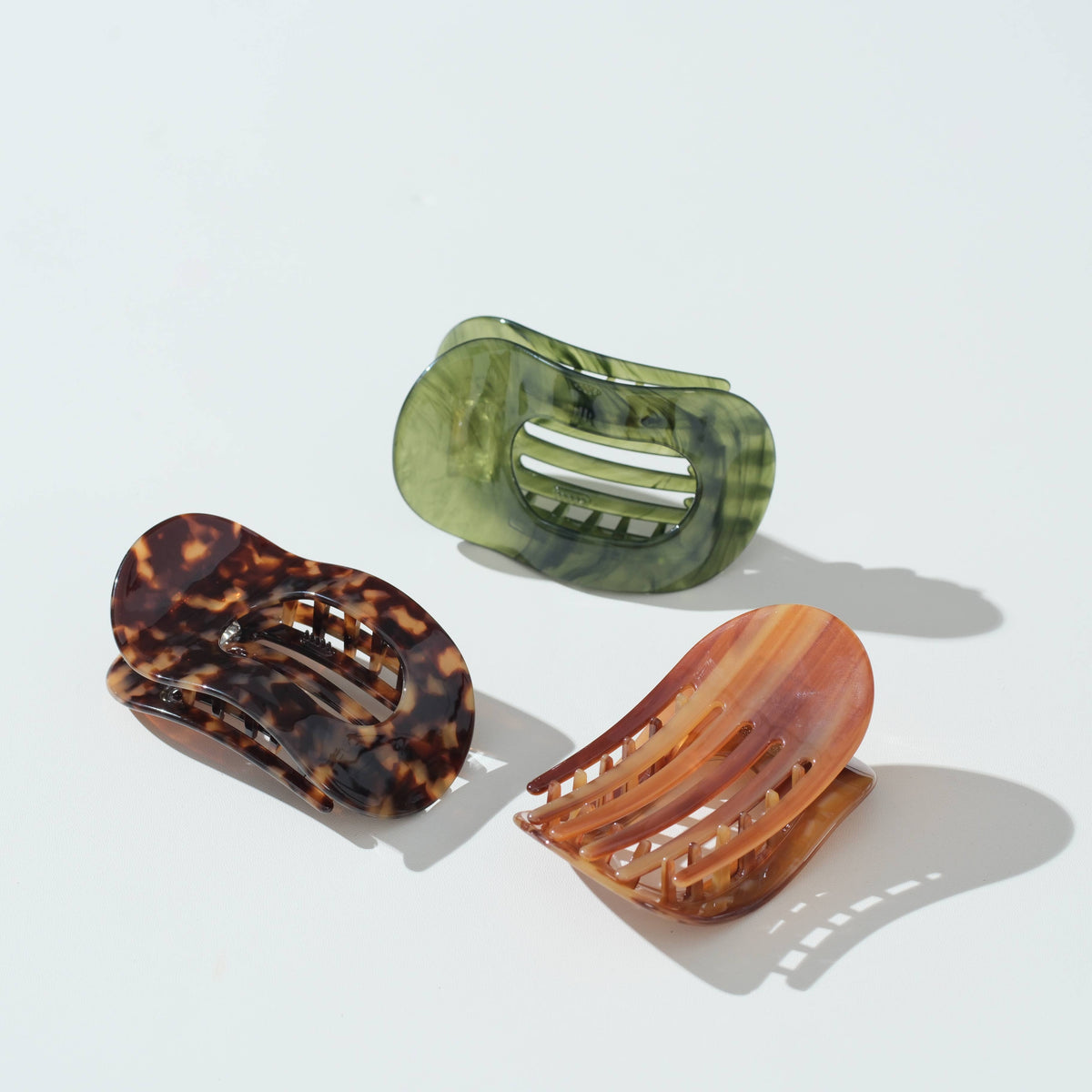 Oval Flat Lay Medium Claw Clip