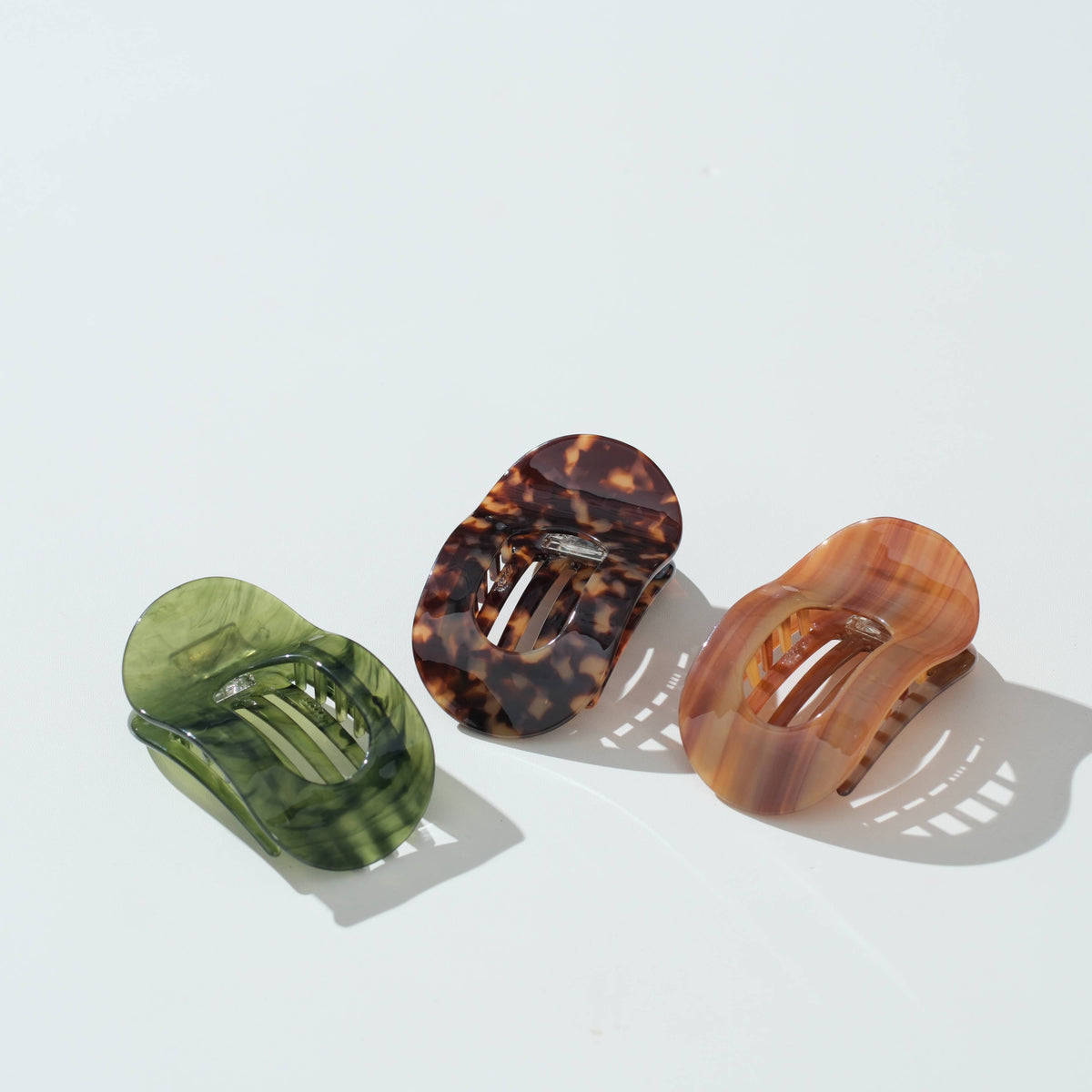 Oval Flat Lay Medium Claw Clip