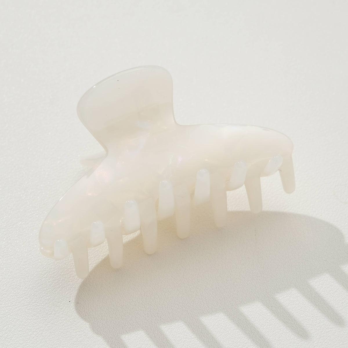 Adrienne Classic Medium Curved Claw Clip