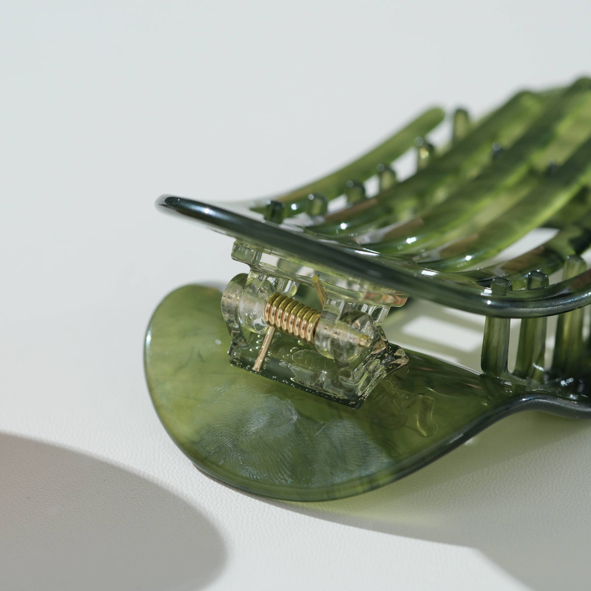 Oval Flat Lay Medium Claw Clip