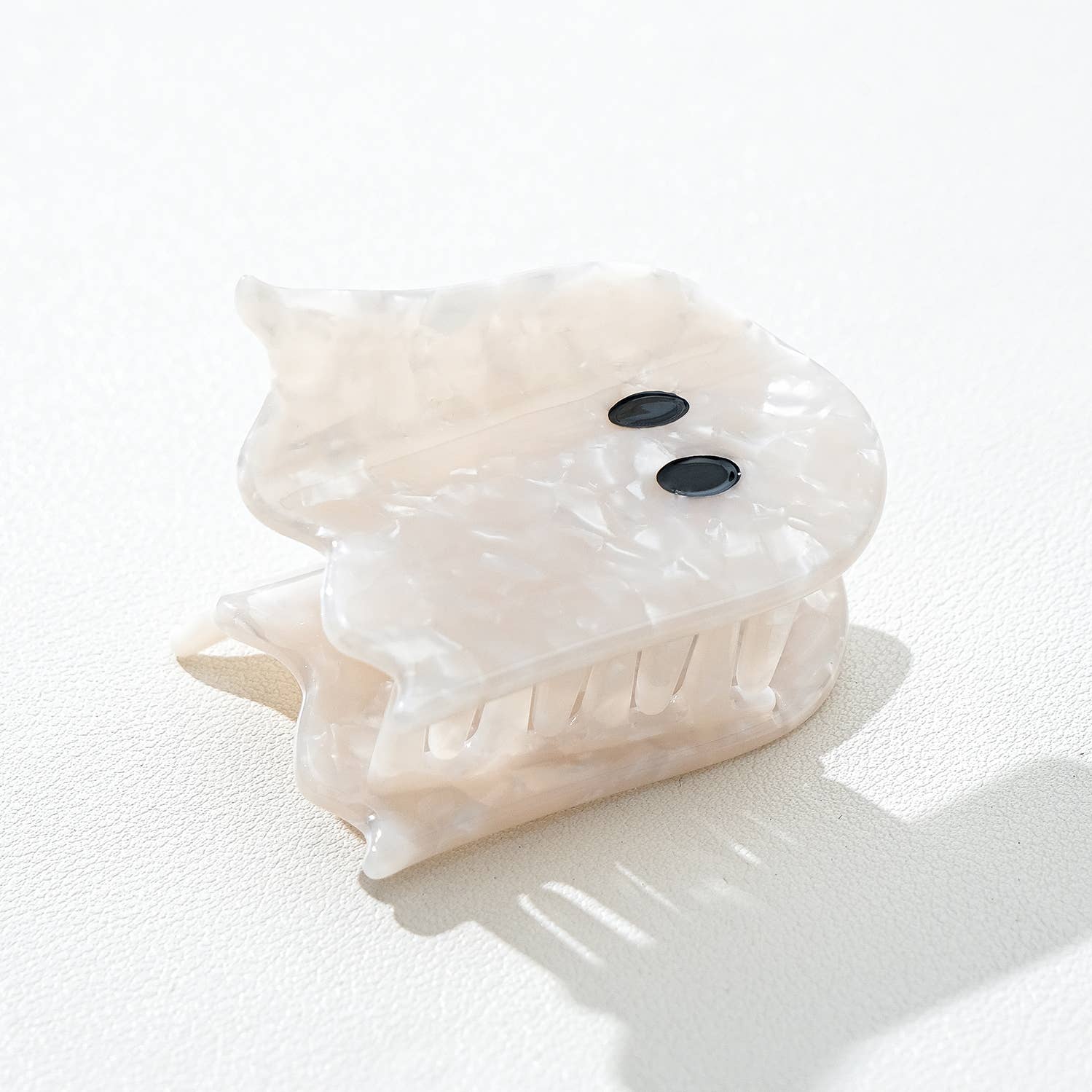Pearl Ghost Small Claw Clip