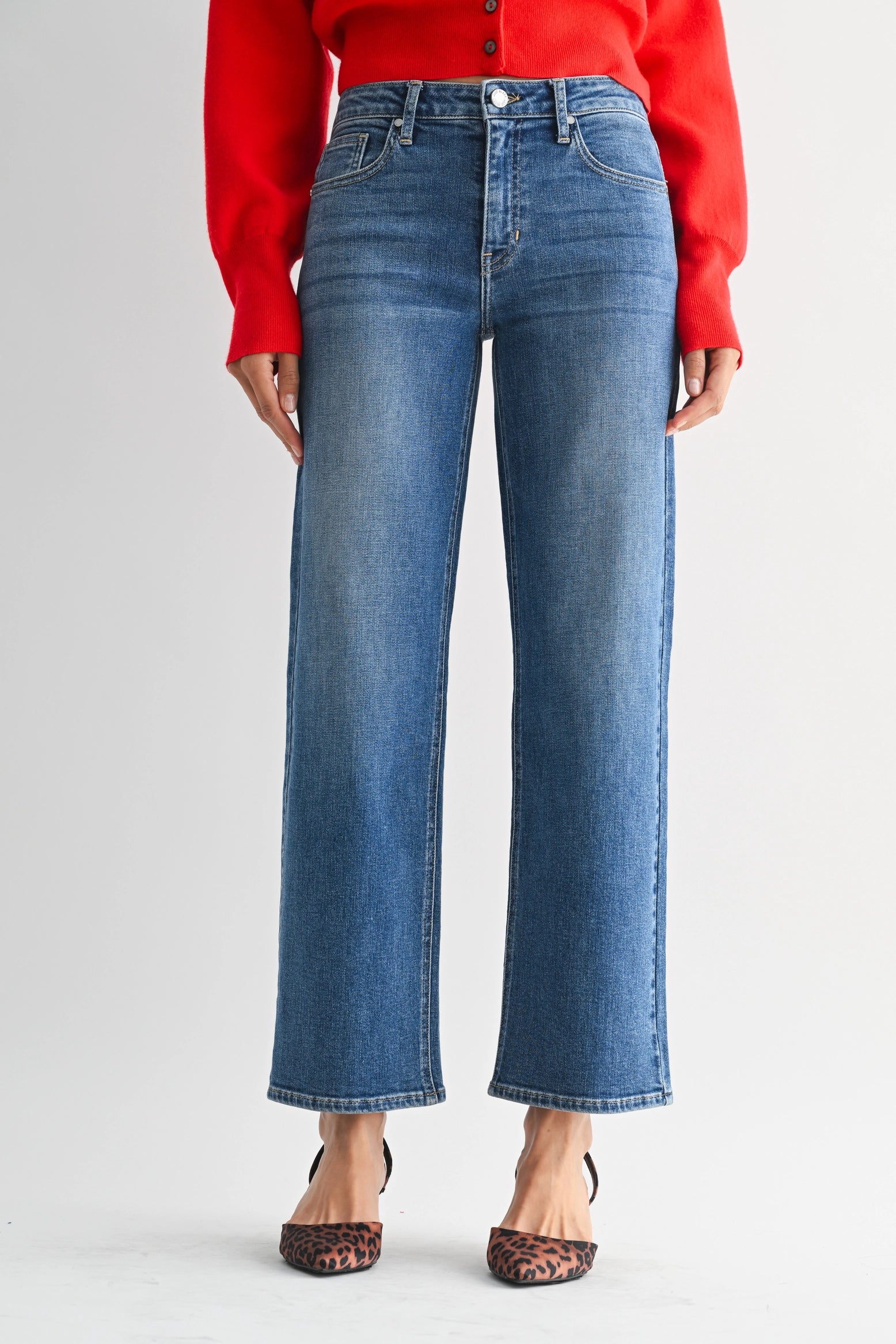 Hailey Mid Rise Slim Wide Leg Jean in Medium Denim