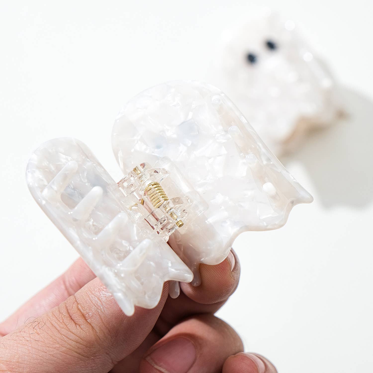 Pearl Ghost Small Claw Clip