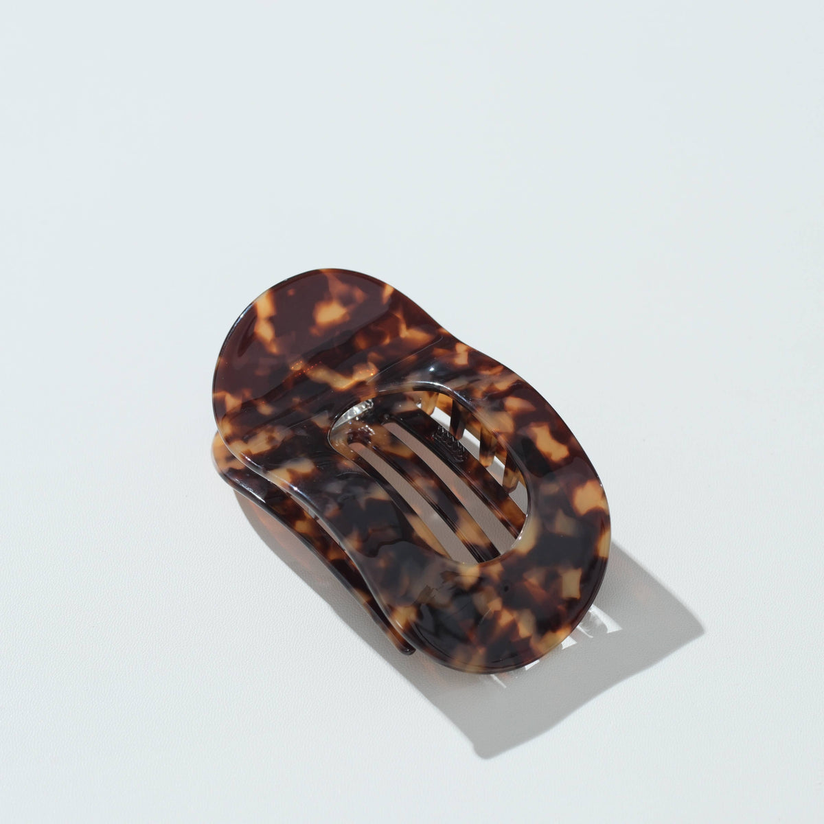Oval Flat Lay Medium Claw Clip
