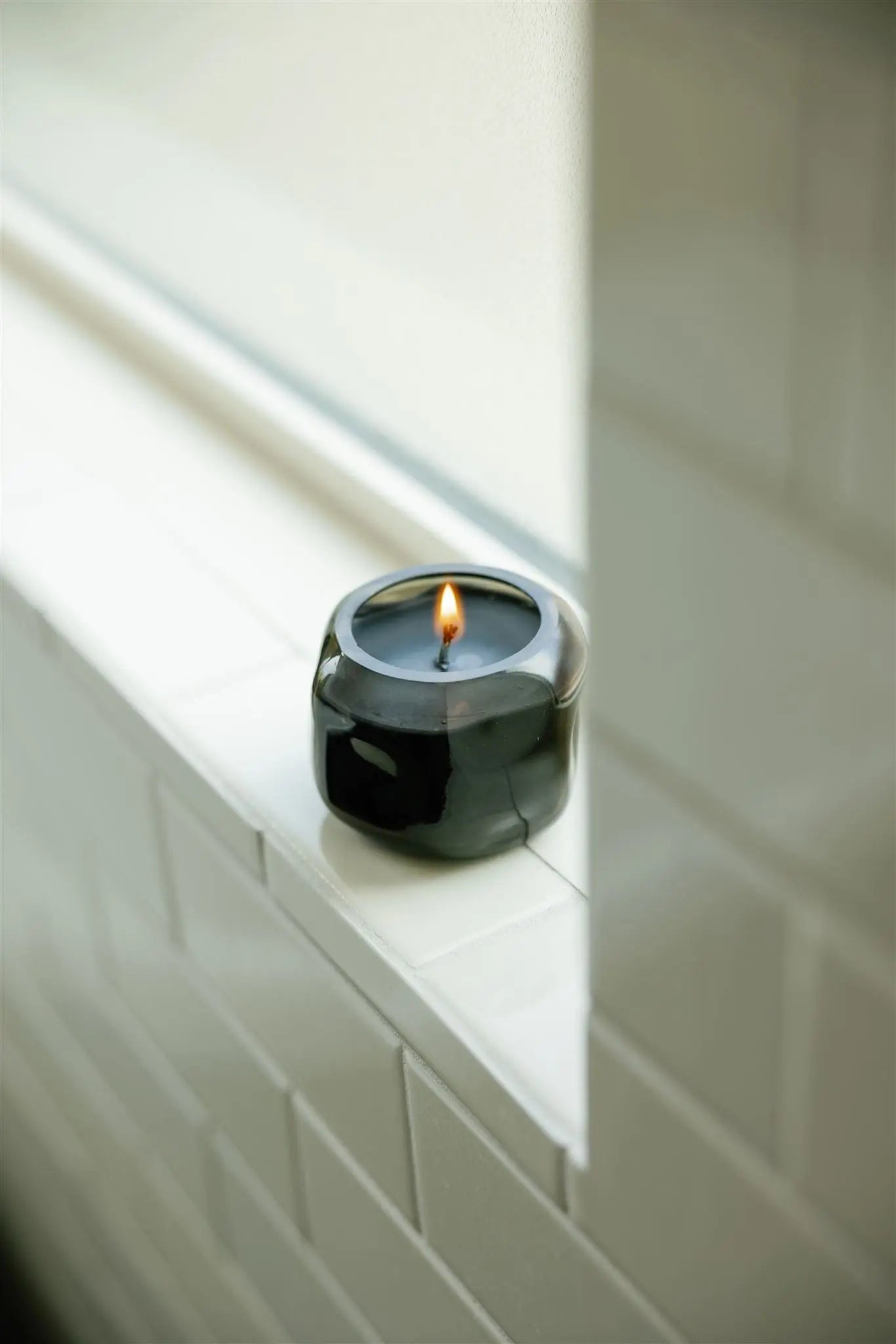Basalt Candle - Palo Santo Suede