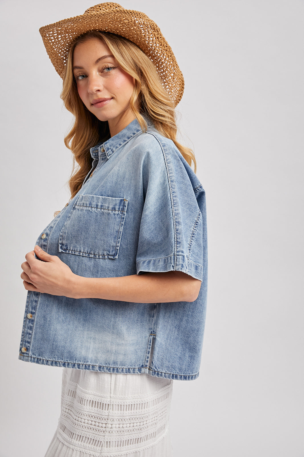 DENIM BUTTON DOWN SHORT SLEEVE BOXY SHIRT - LT.WASH