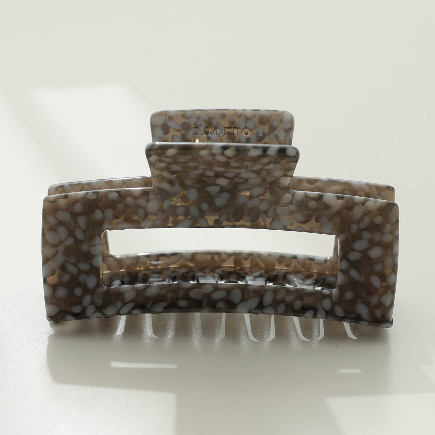 Luna Medium Classic Rectangle Claw Clip