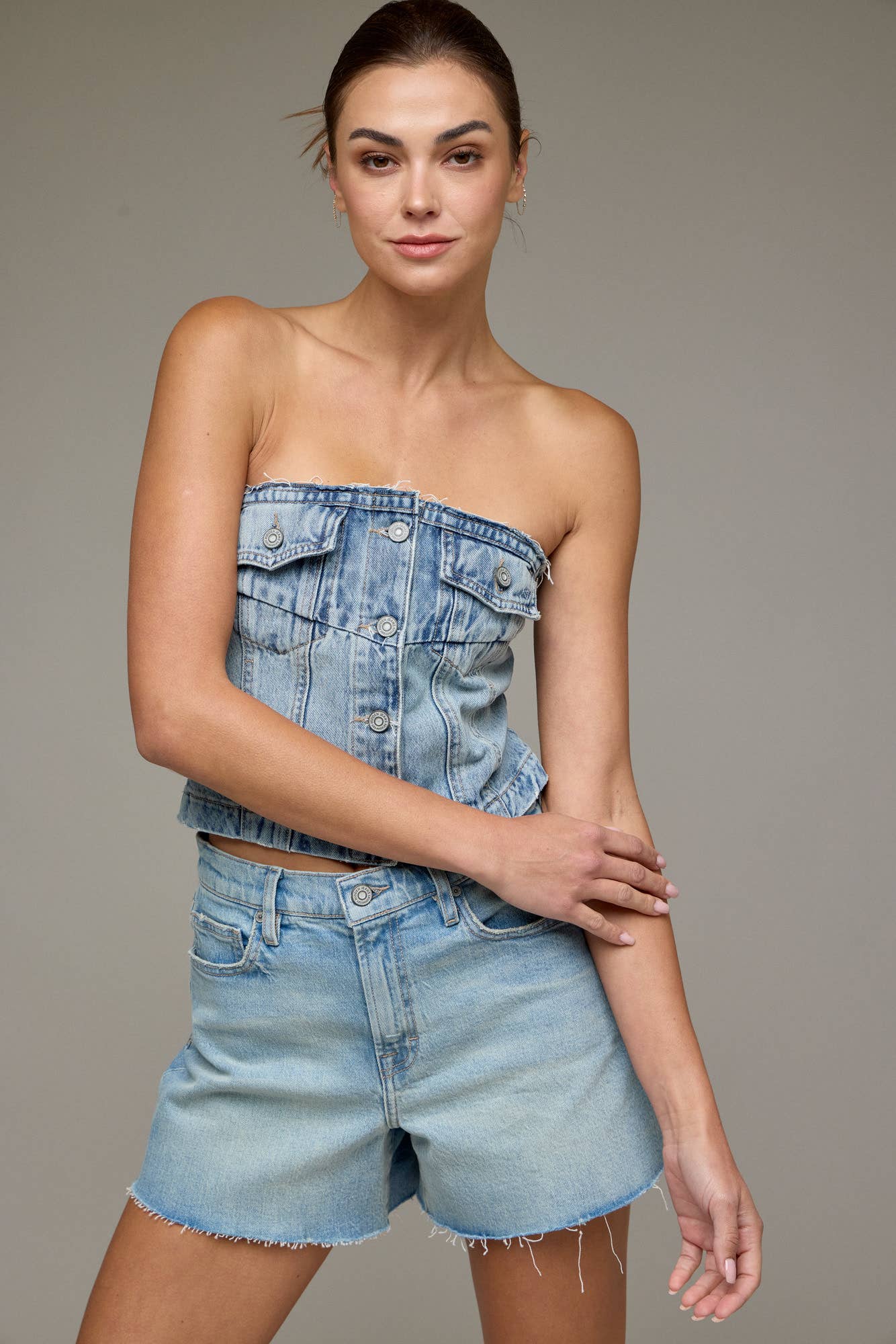 Ava Raw Hem A-Line Shorts in Light Denim