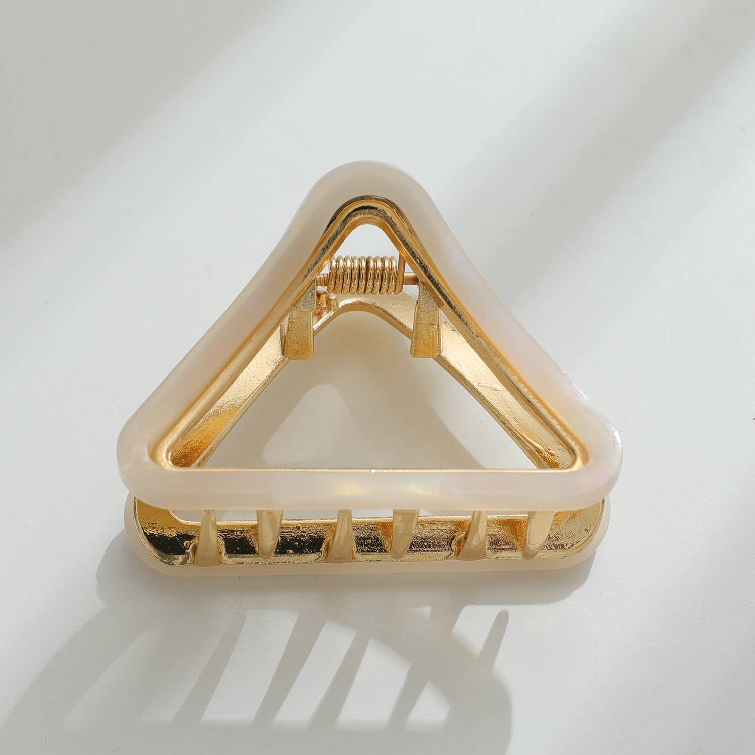 Amelie Small Classic Triangle Metal Claw Clip