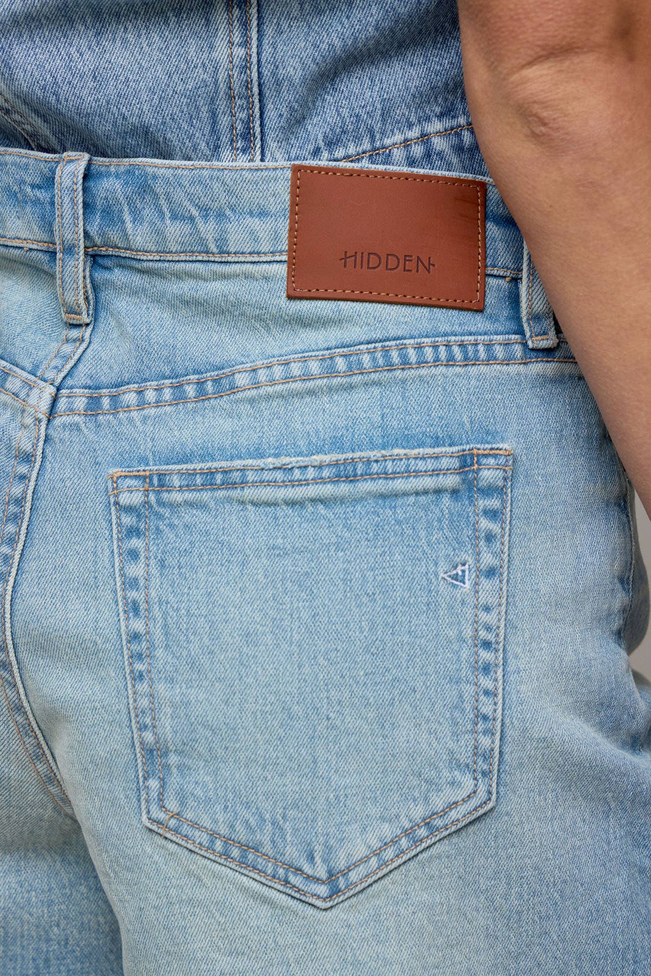 Ava Raw Hem A-Line Shorts in Light Denim