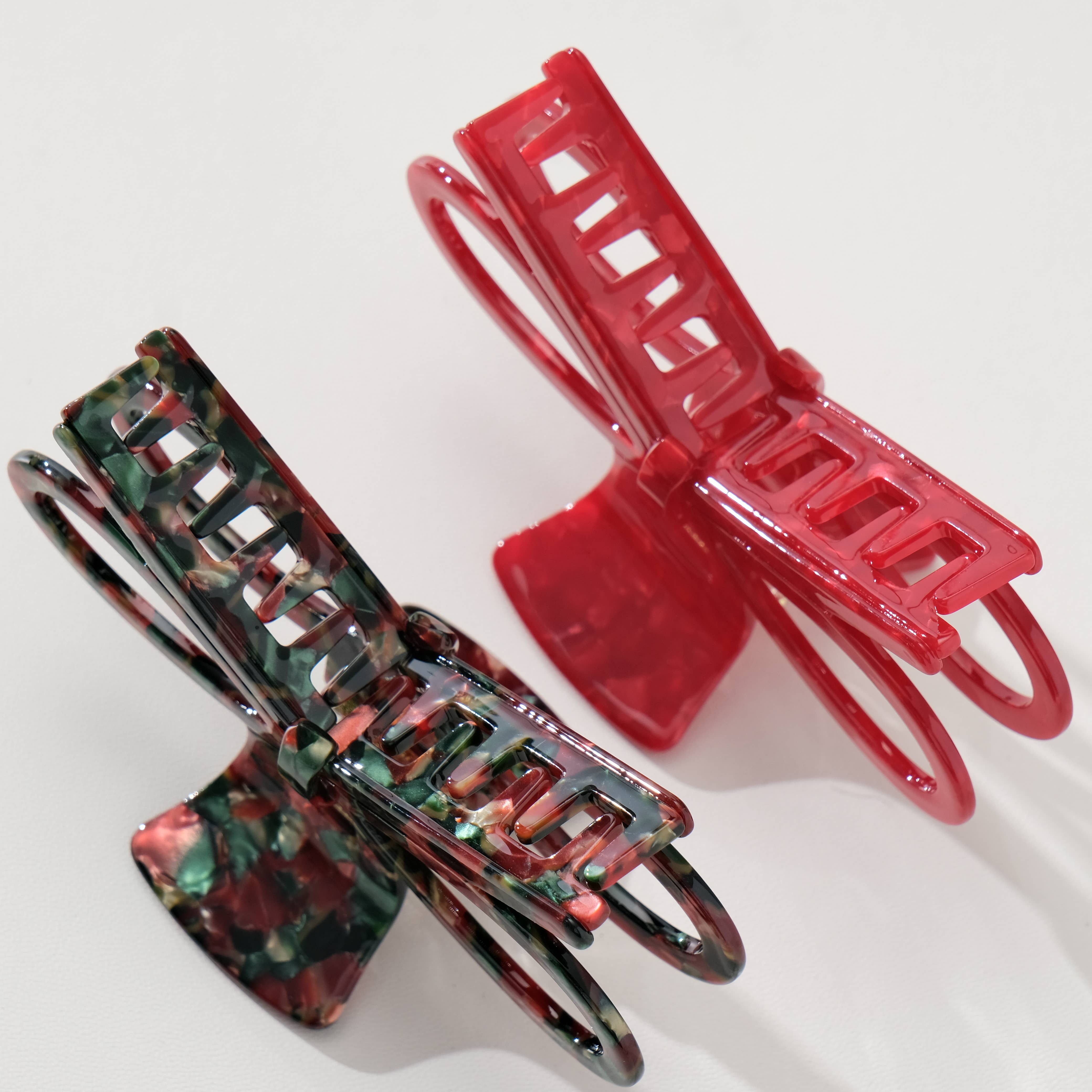 Remi Vintage Holiday Wide Bow Claw Clip